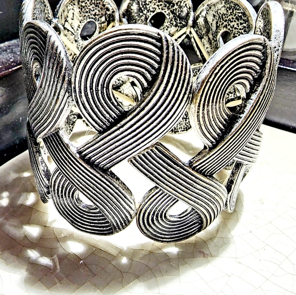 90s Wide figure 8 infinity silver woven stretch bracelet - Picture 1 of 5